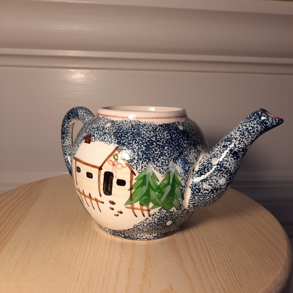 Decorative Teapot - Cabin & Fir Trees Detail - Picture 4 of 6
